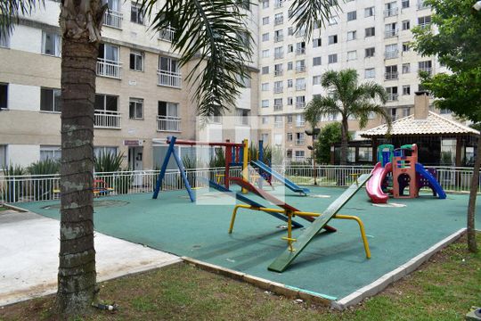 Área comum - Playground de apartamento para alugar com 2 quartos, 51m² em Pinheirinho, Curitiba
