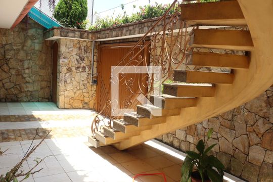 Garagem de casa à venda com 4 quartos, 400m² em Osvaldo Cruz, São Caetano do Sul