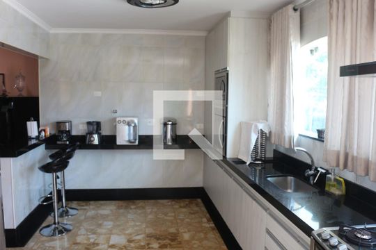 Cozinha de casa à venda com 4 quartos, 400m² em Osvaldo Cruz, São Caetano do Sul