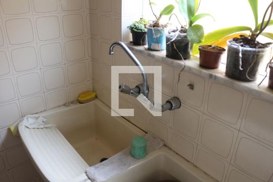 Área de Serviço de casa à venda com 4 quartos, 400m² em Osvaldo Cruz, São Caetano do Sul