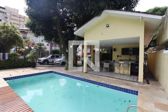 Área comum - Piscina de casa de condomínio à venda com 4 quartos, 175m² em Ingá, Niterói
