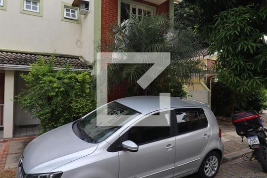 Fachada de casa de condomínio à venda com 4 quartos, 175m² em Ingá, Niterói