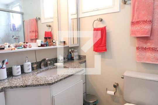 Banheiro da Suíte 1 de casa de condomínio à venda com 4 quartos, 175m² em Ingá, Niterói