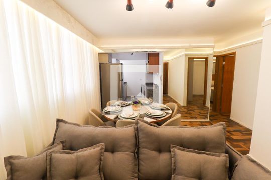 Sala de apartamento para alugar com 3 quartos, 89m² em Campina do Siqueira, Curitiba