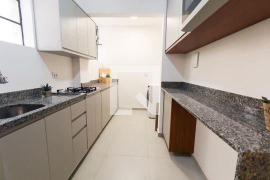 Cozinha e Área de Serviço de apartamento para alugar com 3 quartos, 89m² em Campina do Siqueira, Curitiba