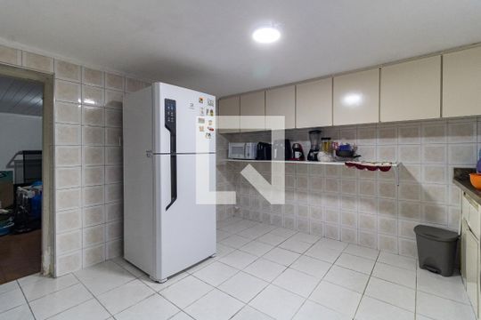Cozinha de casa para alugar com 3 quartos, 320m² em Vila Água Funda, São Paulo