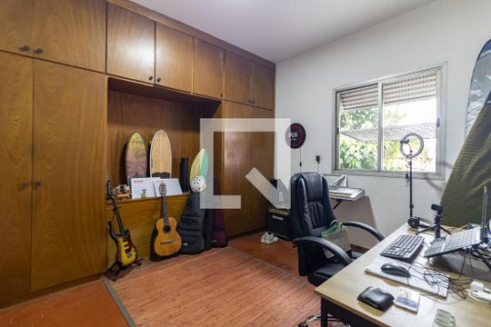 Quarto 1 de casa para alugar com 3 quartos, 320m² em Vila Água Funda, São Paulo