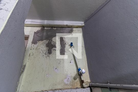 Banheiro da Garagem Coberta de casa para alugar com 3 quartos, 320m² em Vila Água Funda, São Paulo