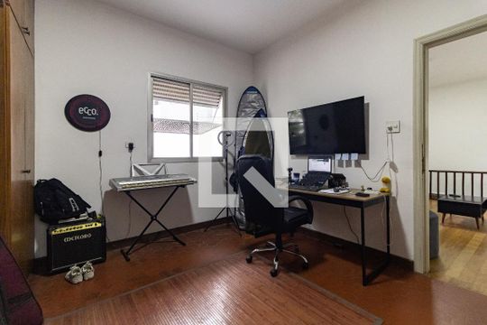 Quarto 1 de casa para alugar com 3 quartos, 320m² em Vila Água Funda, São Paulo