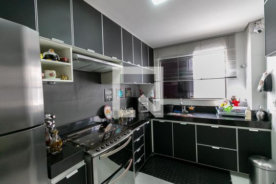 Cozinha de apartamento para alugar com 3 quartos, 200m² em Barreiro, Belo Horizonte