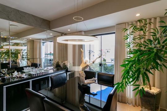 Apartamento para alugar com 3 quartos, 200m² em Barreiro, Belo Horizonte