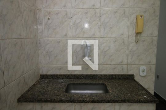 Cozinha de apartamento para alugar com 1 quarto, 63m² em Brás de Pina, Rio de Janeiro