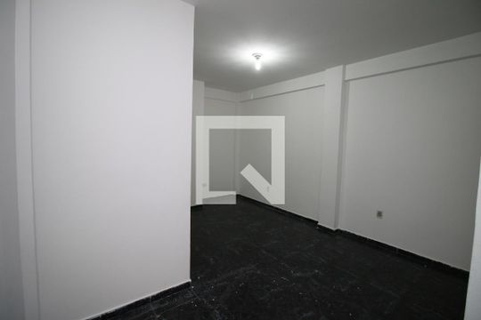 Sala de apartamento para alugar com 1 quarto, 63m² em Brás de Pina, Rio de Janeiro