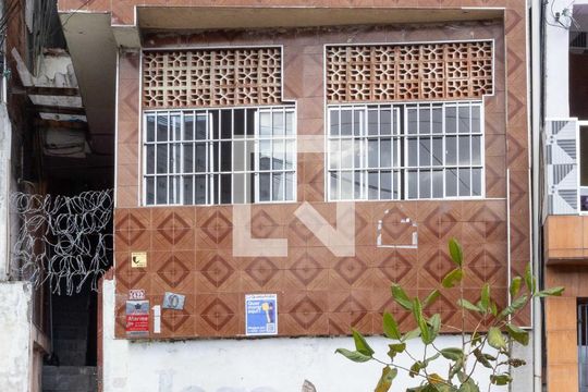 Fachada de casa para alugar com 1 quarto, 54m² em Campanário, Diadema