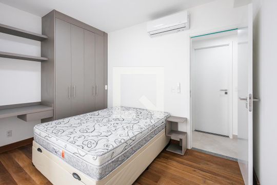 Quarto 1 de apartamento para alugar com 2 quartos, 55m² em Pinheiros, São Paulo
