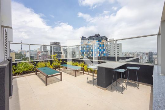 Piscina de apartamento para alugar com 2 quartos, 55m² em Pinheiros, São Paulo