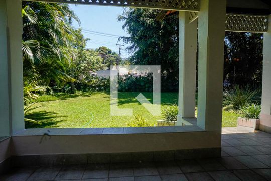 Sala de casa para alugar com 3 quartos, 250m² em Vila Progresso, Niterói