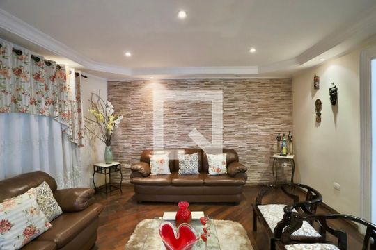 Sala 1 de casa à venda com 6 quartos, 300m² em Vila Prudente, São Paulo