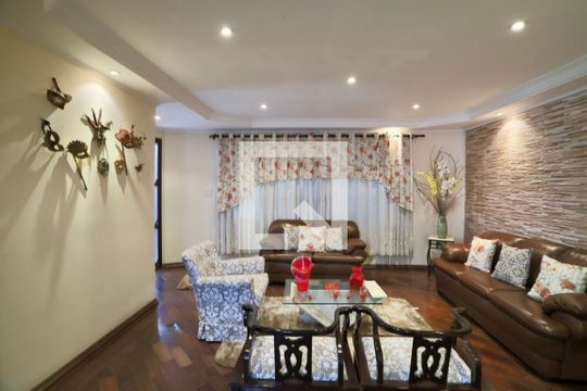 Sala 1 de casa à venda com 6 quartos, 300m² em Vila Prudente, São Paulo
