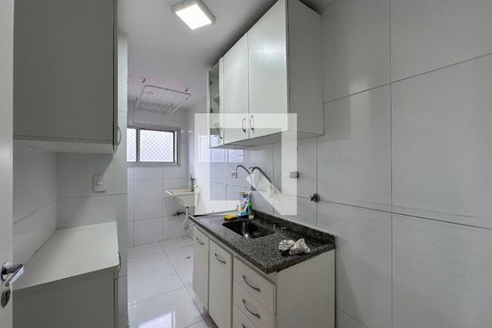 Cozinha de apartamento à venda com 2 quartos, 52m² em Vila Alexandria, São Paulo