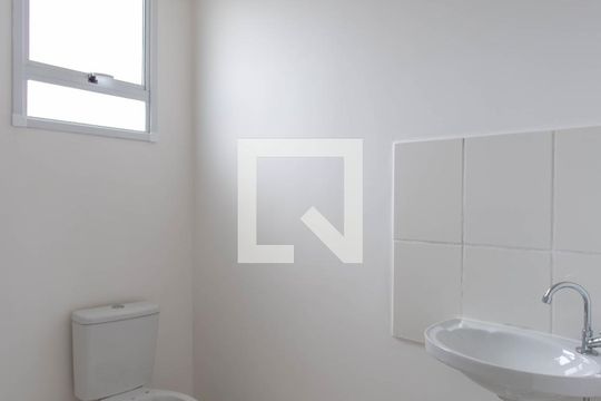 Banheiro de apartamento para alugar com 2 quartos, 44m² em Maria Tereza, Belo Horizonte
