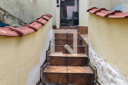 Entrada de casa à venda com 1 quarto, 28m² em Vila Carmosina, São Paulo