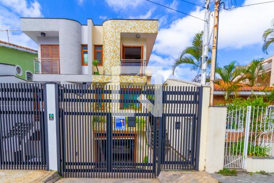Fachada de casa à venda com 3 quartos, 365m² em Vila Lucia, São Paulo