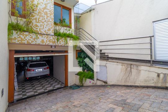 Garagem de casa à venda com 3 quartos, 365m² em Vila Lucia, São Paulo