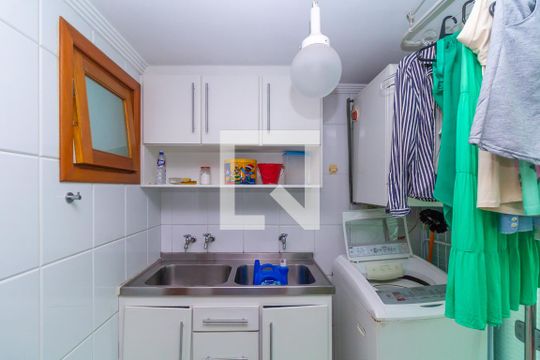 Área de Serviço de casa à venda com 3 quartos, 365m² em Vila Lucia, São Paulo