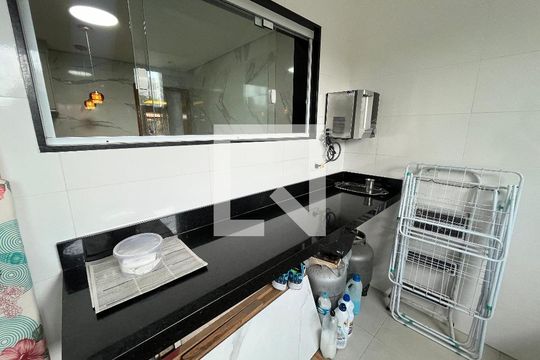 Lavanderia de casa para alugar com 2 quartos, 90m² em Vila Continental, São Paulo
