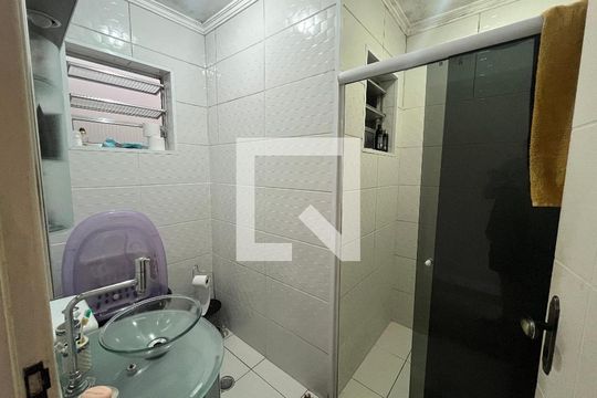 Banheiro de casa para alugar com 2 quartos, 90m² em Vila Continental, São Paulo