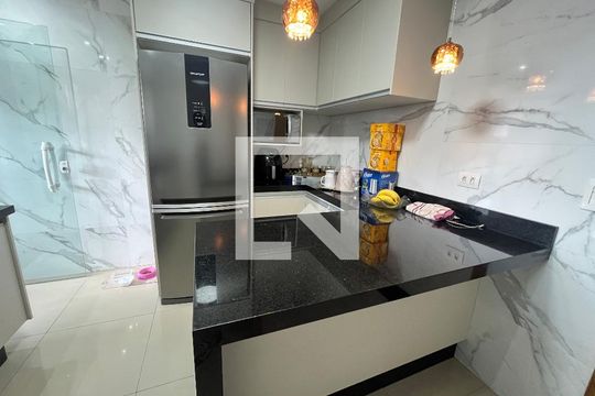 Cozinha  de casa para alugar com 2 quartos, 90m² em Vila Continental, São Paulo