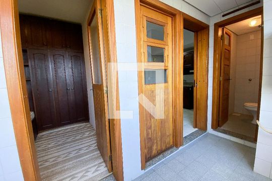 Quarto de Serviço de apartamento para alugar com 4 quartos, 126m² em Marechal Rondon, Canoas