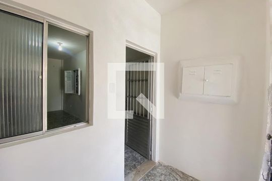 Entrada de casa para alugar com 2 quartos, 60m² em Pero Vaz, Salvador