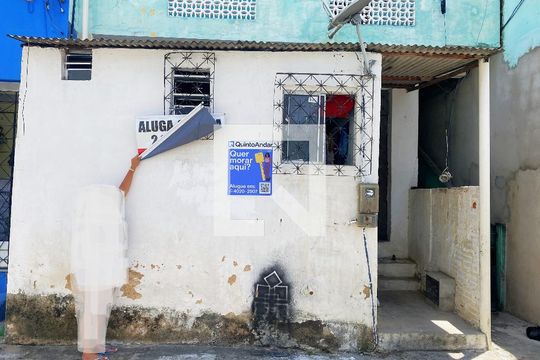 Fachada de casa para alugar com 2 quartos, 60m² em Pero Vaz, Salvador