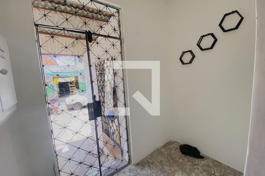 Entrada de casa para alugar com 2 quartos, 60m² em Pero Vaz, Salvador