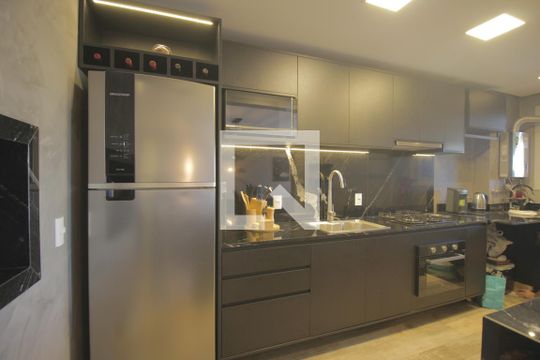 Cozinha de apartamento à venda com 1 quarto, 52m² em Centro, Canoas
