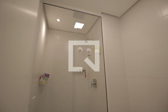 Banheiro de apartamento à venda com 1 quarto, 52m² em Centro, Canoas