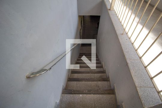 Escada de casa para alugar com 1 quarto, 40m² em Cidade Líder, São Paulo
