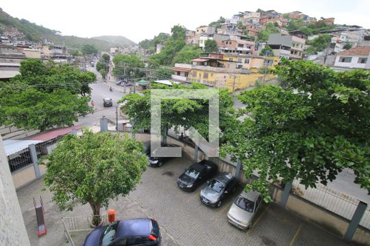 Vista da Sala de apartamento para alugar com 2 quartos, 55m² em Olaria, Rio de Janeiro