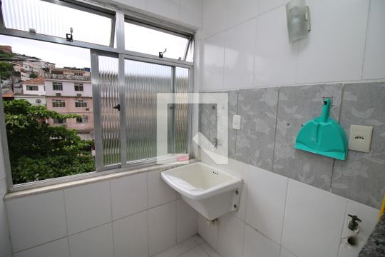 Área de Serviço de apartamento para alugar com 2 quartos, 55m² em Olaria, Rio de Janeiro