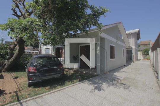 Área externa de casa para alugar com 2 quartos, 45m² em Nossa Senhora das Gracas, Canoas