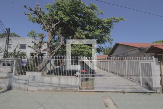 Fachada de casa para alugar com 2 quartos, 45m² em Nossa Senhora das Gracas, Canoas