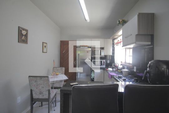 Cozinha de casa para alugar com 2 quartos, 45m² em Nossa Senhora das Gracas, Canoas
