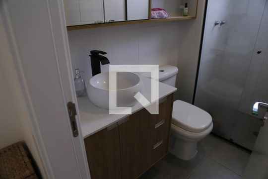 Banheiro da Suíte de apartamento para alugar com 2 quartos, 75m² em Piqueri, São Paulo