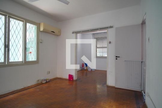 Sala de casa para alugar com 7 quartos, 270m² em Auxiliadora, Porto Alegre