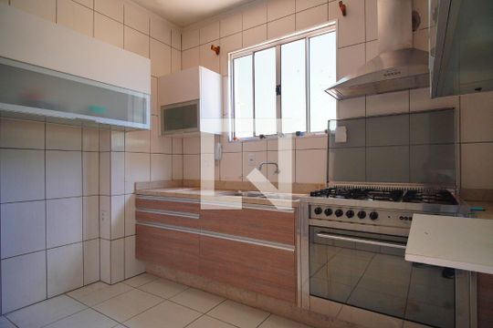 Cozinha de casa para alugar com 7 quartos, 270m² em Auxiliadora, Porto Alegre