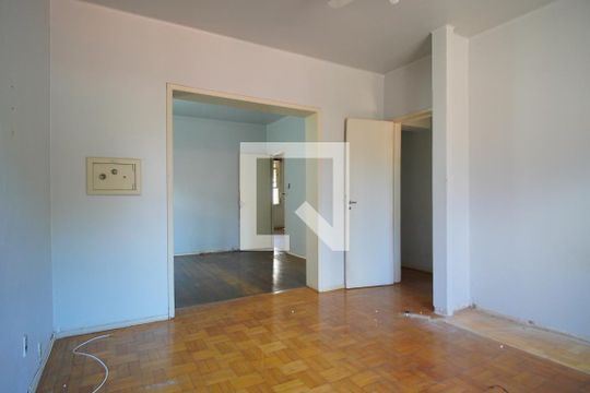 Quarto 5 de casa para alugar com 7 quartos, 270m² em Auxiliadora, Porto Alegre
