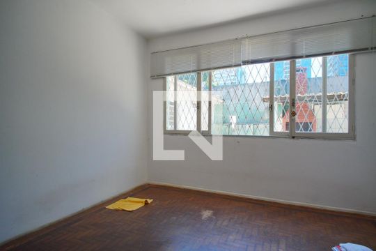 Sala de casa para alugar com 7 quartos, 270m² em Auxiliadora, Porto Alegre