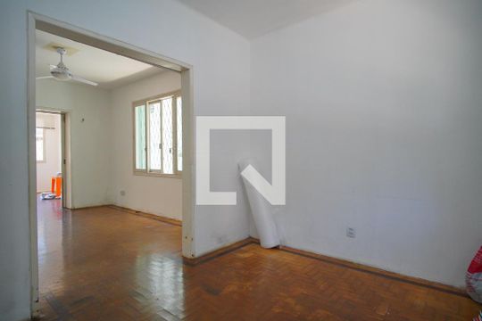 Sala de casa para alugar com 7 quartos, 270m² em Auxiliadora, Porto Alegre